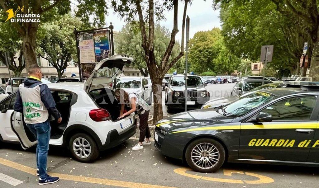 Un pacco sospetto svela un traffico di droga: maxi sequestro della Guardia di Finanza 3