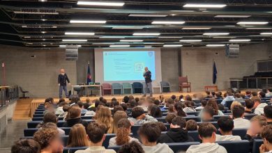 Oltre 700 studenti del Liceo Alessi a lezione di sicurezza digitale con la Polizia Postale 15