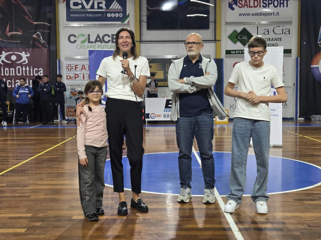 Memorial Luca Palmerini, il basket unisce sport, memoria e futuro: a Gubbio e Gualdo Tadino protagonisti i giovani e i valori della pallacanestro (foto) 8 Memorial Luca Palmerini, il basket unisce sport, memoria e futuro: a Gubbio e Gualdo Tadino protagonisti i giovani e i valori della pallacanestro (foto) 7