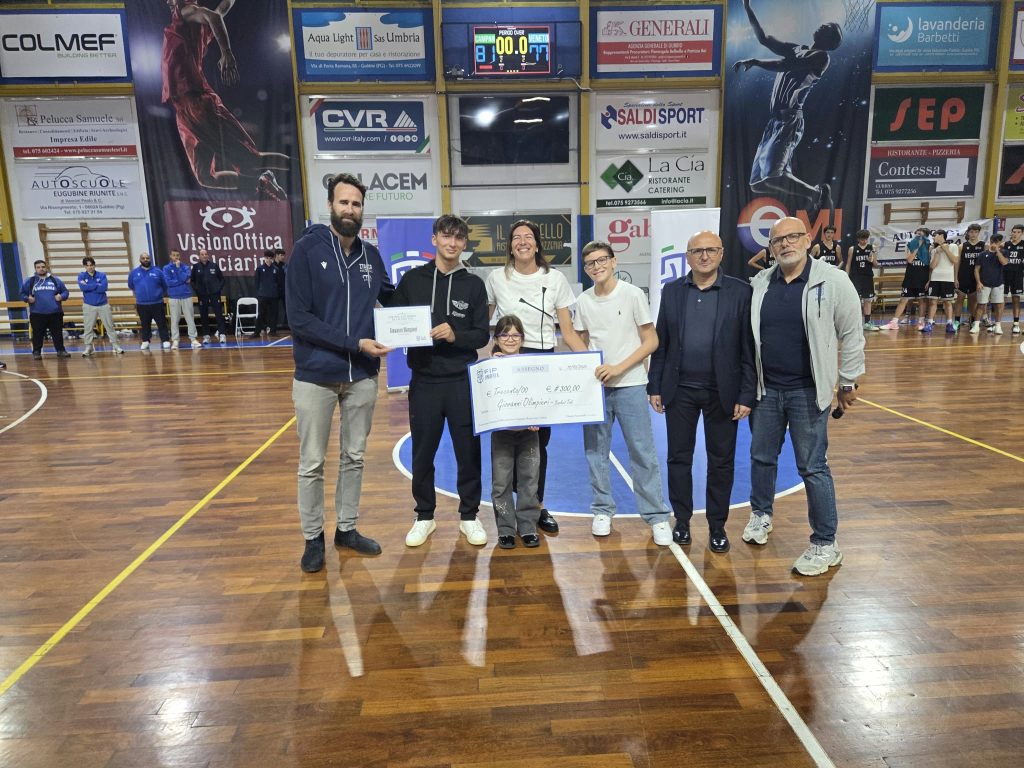 Memorial Luca Palmerini, il basket unisce sport, memoria e futuro: a Gubbio e Gualdo Tadino protagonisti i giovani e i valori della pallacanestro (foto) 10 Memorial Luca Palmerini, il basket unisce sport, memoria e futuro: a Gubbio e Gualdo Tadino protagonisti i giovani e i valori della pallacanestro (foto) 9