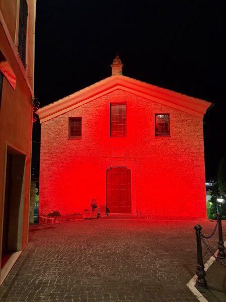 Afasia, l’Umbria si illumina di rosso: 28 Comuni in campo per sensibilizzare 23