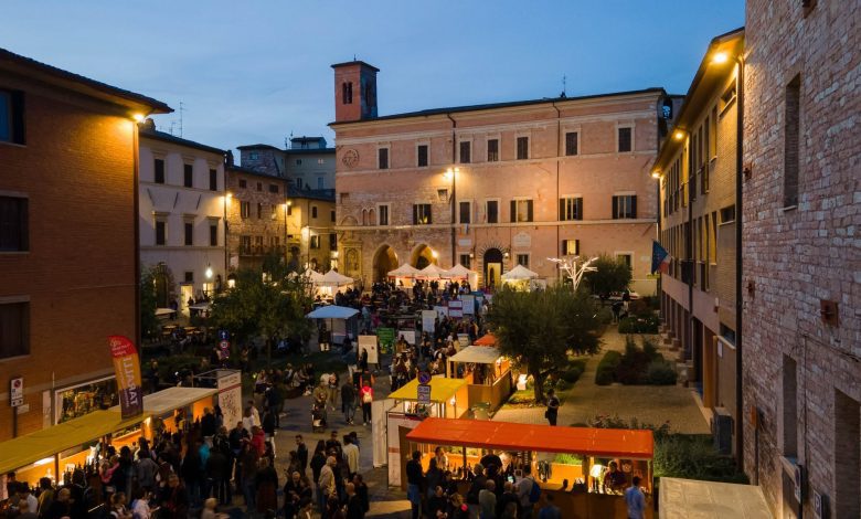 Spello torna capitale del vino: Borgo diVino in tour celebra le eccellenze umbre 2 Spello torna capitale del vino: Borgo diVino in tour celebra le eccellenze umbre 1