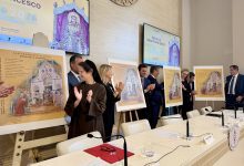 Presentato francobollo commemorativo dell’ottavo centenario: annullo filatelico il 4 ottobre in Piazza del Comune 10 Presentato francobollo commemorativo dell’ottavo centenario: annullo filatelico il 4 ottobre in Piazza del Comune 9