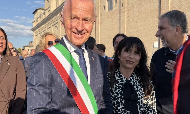 San Francesco, ottocentenario: il sindaco di Assisi accoglie i Comuni d’Italia (foto) 2 San Francesco, ottocentenario: il sindaco di Assisi accoglie i Comuni d’Italia (foto) 1