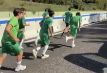 E45 bloccata, la Juniores Under 19 del Mantignana Monte Malbe si allena in strada (video) 30
