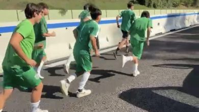 E45 bloccata, la Juniores Under 19 del Mantignana Monte Malbe si allena in strada (video) 8 E45 bloccata, la Juniores Under 19 del Mantignana Monte Malbe si allena in strada (video) 7
