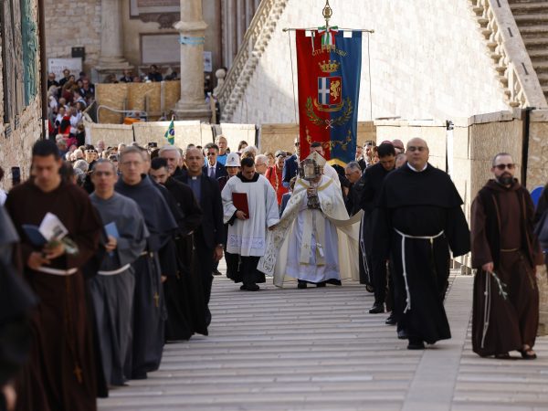 San Francesco Patrono d’Italia, 4 ottobre festa nazionale: per l’Ottocentenario l’olio per la lampada votiva offerto dalla Regione Umbria 6 San Francesco Patrono d’Italia, 4 ottobre festa nazionale: per l’Ottocentenario l’olio per la lampada votiva offerto dalla Regione Umbria 5