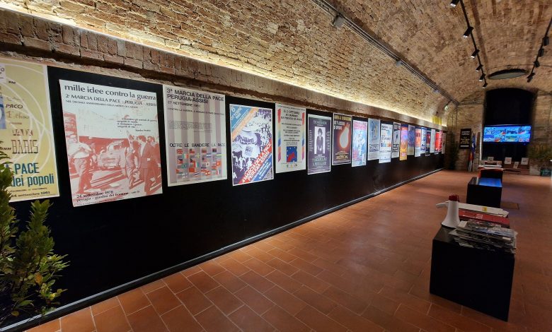 Perugia celebra 40 anni di impegno per la pace: inaugurata la mostra “La pace è un duro lavoro” 2 Perugia celebra 40 anni di impegno per la pace: inaugurata la mostra “La pace è un duro lavoro” 1