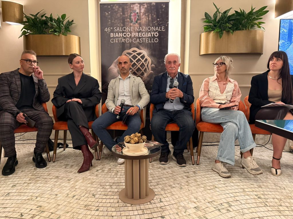 Torna il Salone Nazionale del tartufo bianco per tre weekend a Città di Castello 8 Torna il Salone Nazionale del tartufo bianco per tre weekend a Città di Castello 7