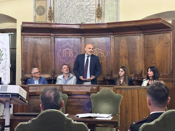 Bettona approva le linee programmatiche dell’ente: il bilancio di cinque anni di amministrazione 10 Bettona approva le linee programmatiche dell’ente: il bilancio di cinque anni di amministrazione 9