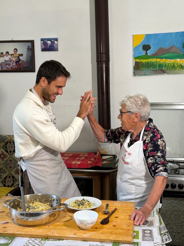 Nonna Iside conquista "La Vita in Diretta" e approda nelle case degli italiani 4 Nonna Iside conquista "La Vita in Diretta" e approda nelle case degli italiani 3