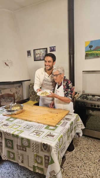Nonna Iside conquista "La Vita in Diretta" e approda nelle case degli italiani 22 Nonna Iside conquista "La Vita in Diretta" e approda nelle case degli italiani 21