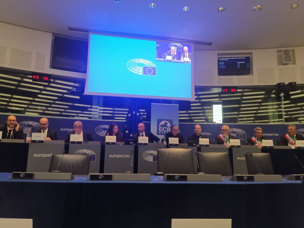 San Benedetto entra nel Parlamento europeo: omaggio a Norcia e alle radici dell’Europa 4 San Benedetto entra nel Parlamento europeo: omaggio a Norcia e alle radici dell’Europa 3