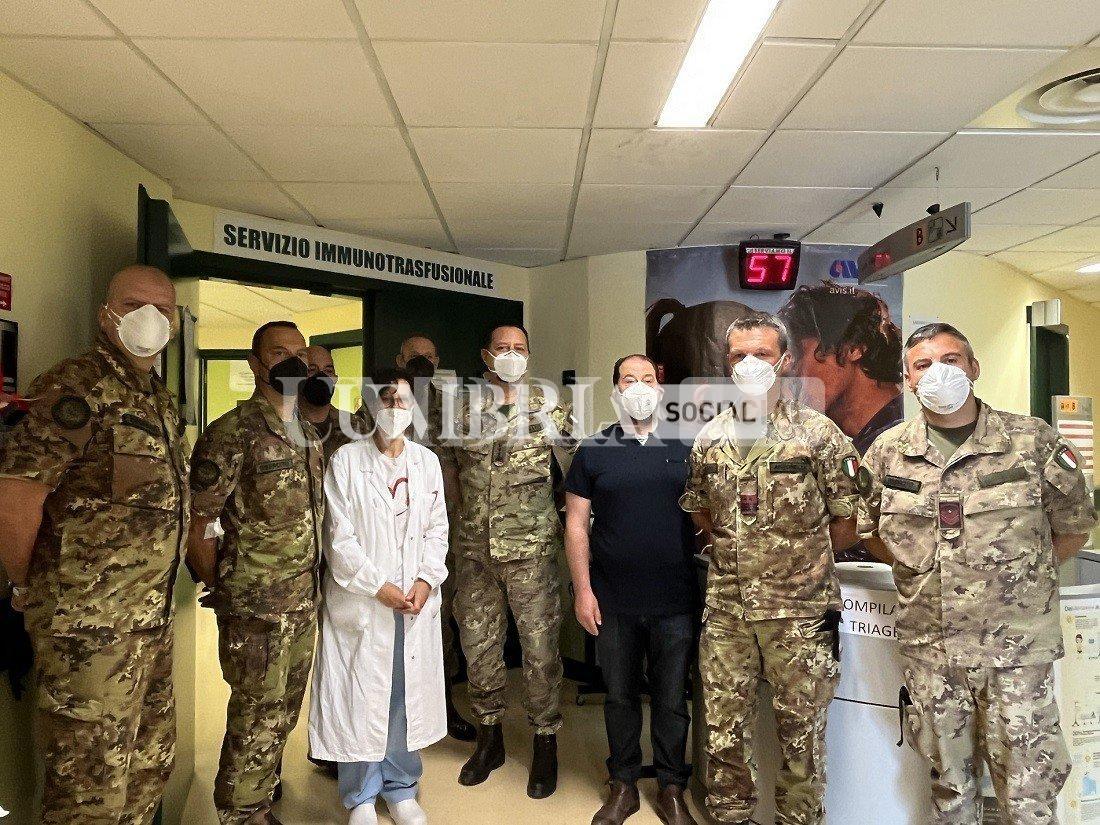 Da Perugia a Foligno, militari aderiscono alla campagna per la donazione di sangue 3 Da Perugia a Foligno, militari aderiscono alla campagna per la donazione di sangue 2