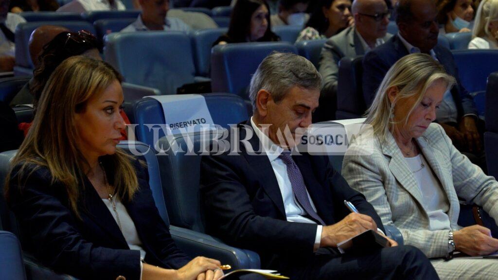 Sviluppumbria, bilancio d'esercizio positivo e prima presentazione pubblica del bilancio sociale (foto) 5 Sviluppumbria, bilancio d'esercizio positivo e prima presentazione pubblica del bilancio sociale (foto) 4