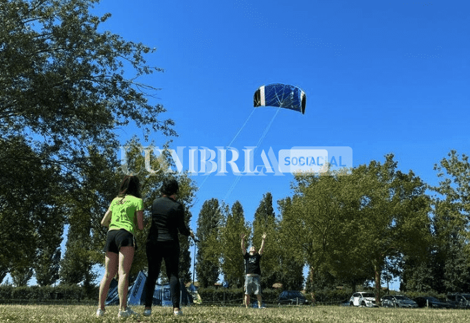 Sport e disabilità, al lago Trasimeno corsi dedicati al kitesurf 1 Schermata 2022 07 05 alle 16.40.12