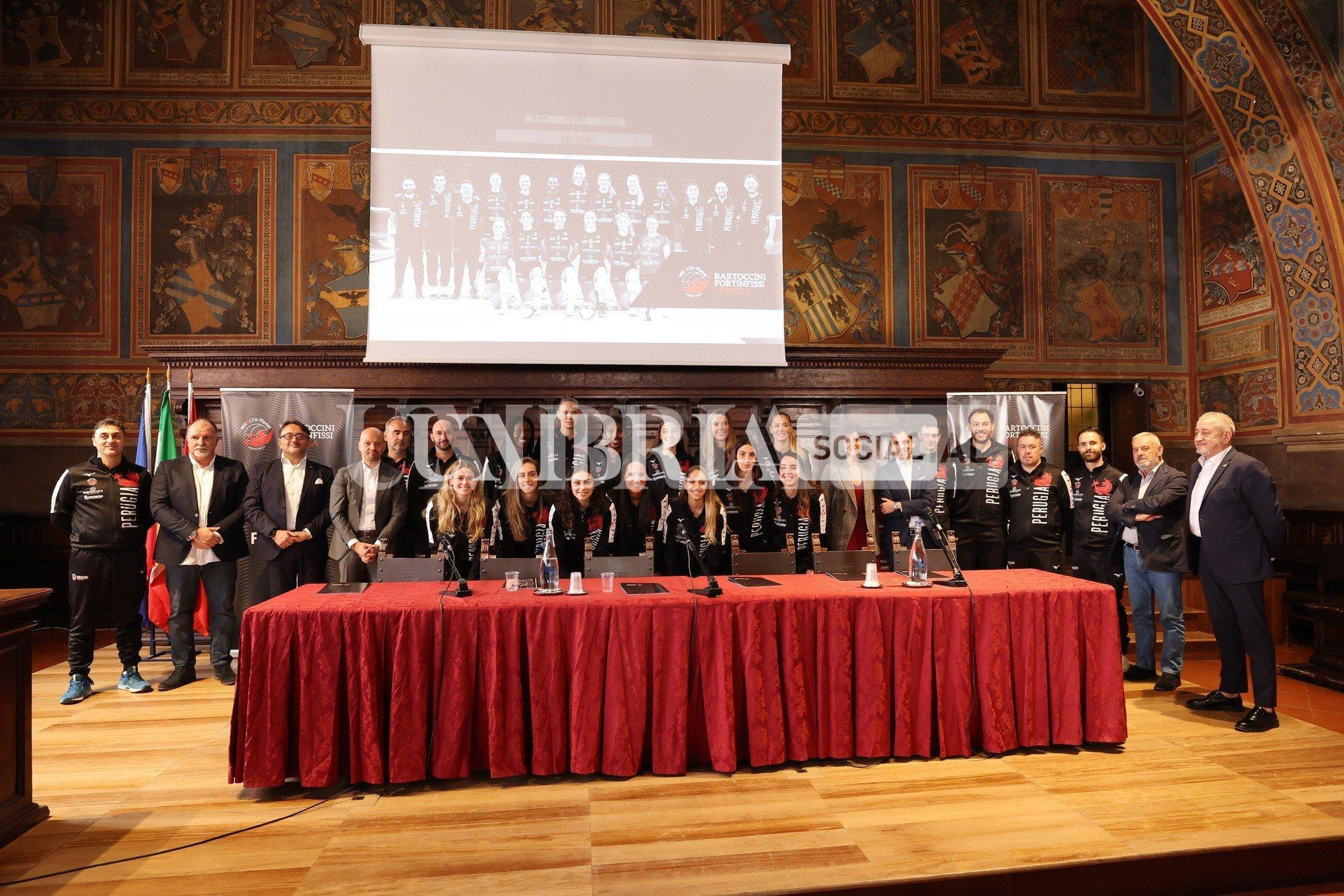 Bartoccini Fortinfissi Perugia, presentata la squadra in vista della nuova stagione (foto) 3 Bartoccini Fortinfissi Perugia, presentata la squadra in vista della nuova stagione (foto) 2