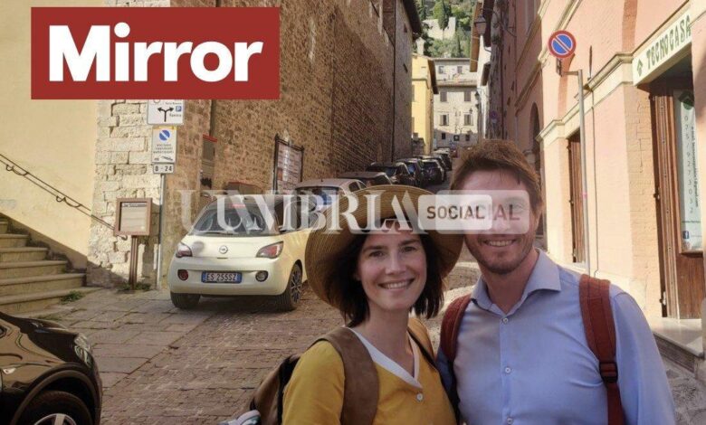 Amanda Knox e Raffaele Sollecito in vacanza a Gubbio a 15 anni dalla morte di Meredith 1 3ADB6D59 1192 4F48 9AD5 D94AF70F0036