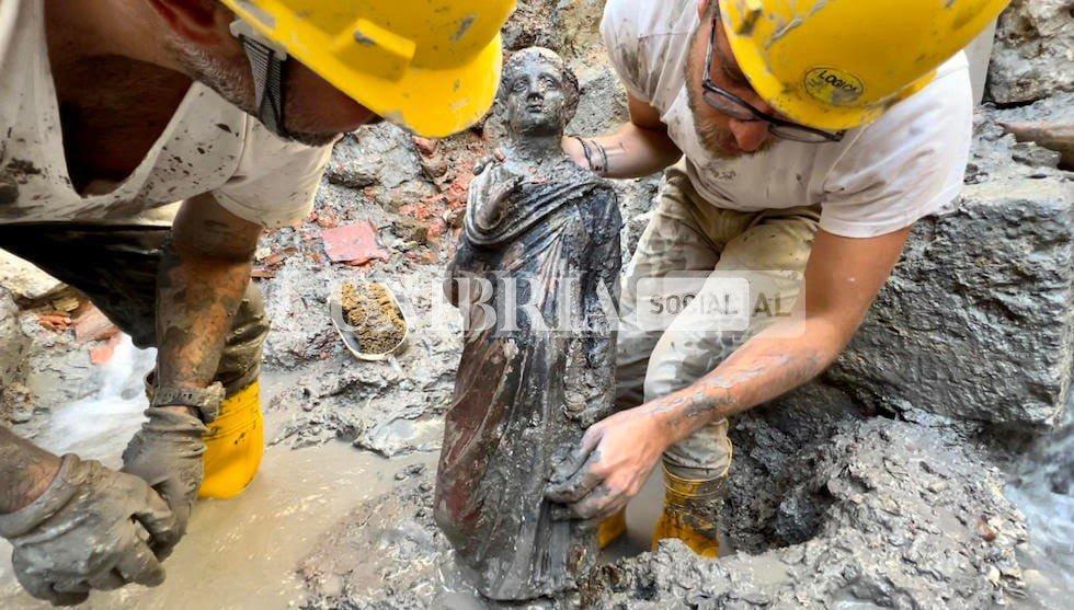 La straordinaria scoperta delle statue di San Casciano dei Bagni (foto) 2