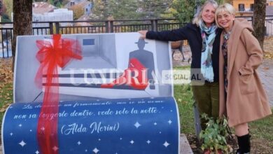 Inaugurata a Cascia una panchina per dire “no” alla violenza sulle donne: c’è una poesia di Alda Merini 9 37748D38 D573 457B 93F0 6468B2529EC4