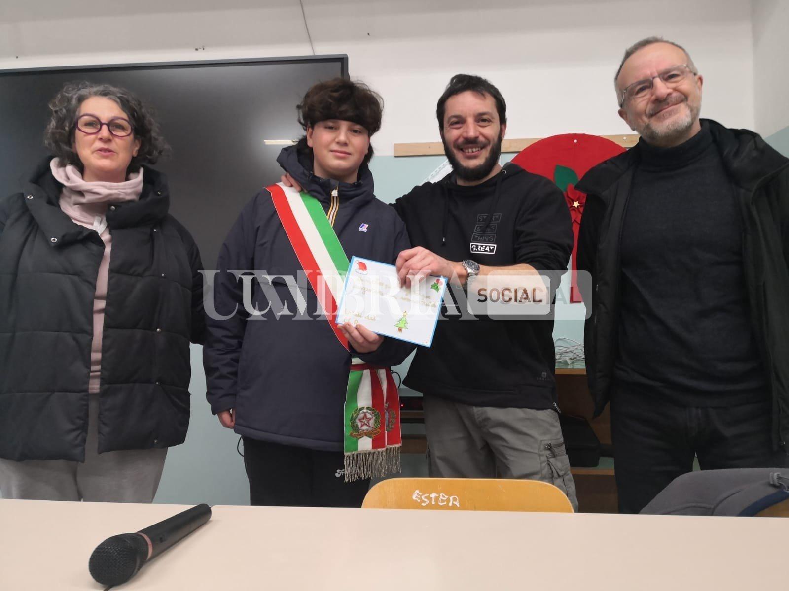 Alunni e nonni insieme nel segno della solidarietà, accade a Panicale 2