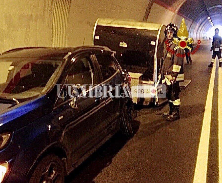 Incidente a Nocera Umbra, due in ospedale per accertamenti: non sono gravi 2