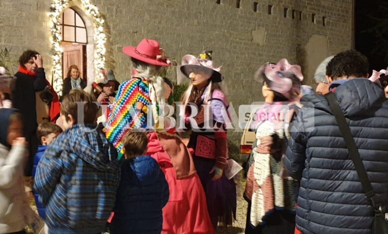 Successo fra Marsciano e Perugia per il primo raduno della Befana in rosa 1 D5E29102 8852 4014 9555 03B2A64EC66B scaled