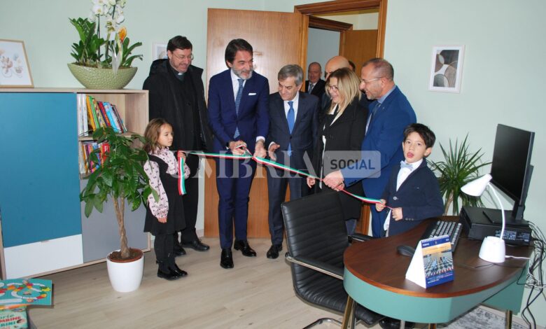 Il commissariato di Città di Castello festeggia 30 anni con la creazione di una stanza per donne e minori 1 12 scaled