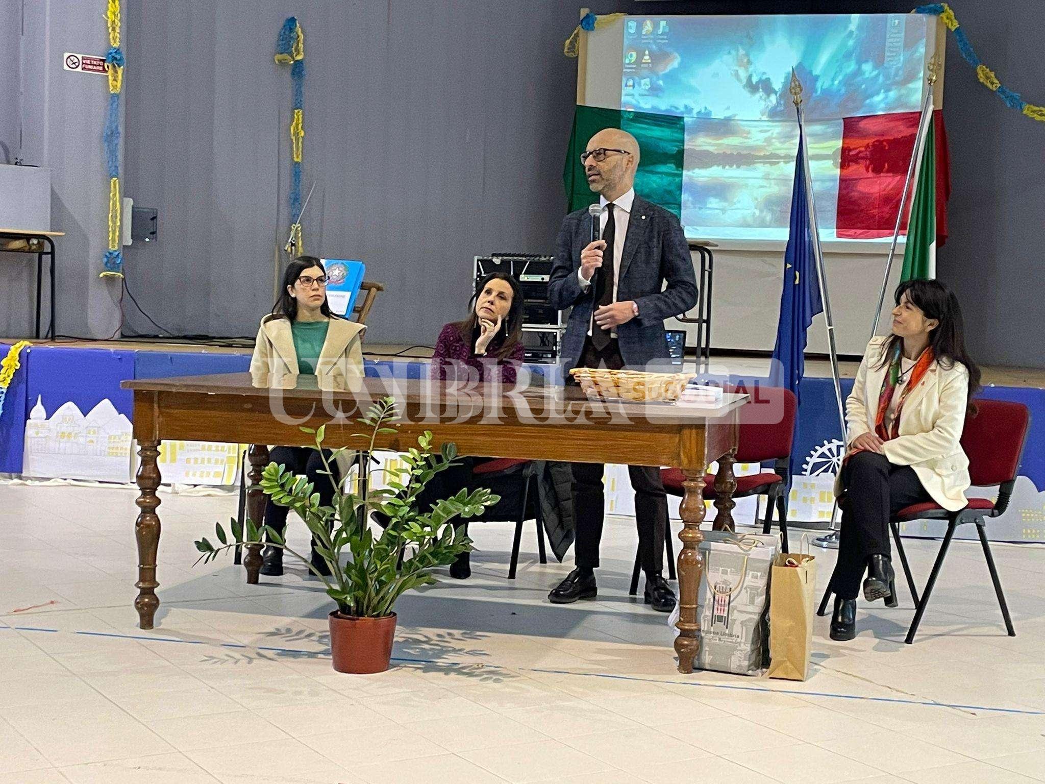Consegnata ad Assisi la costituzione agli studenti delle classi quarte 2