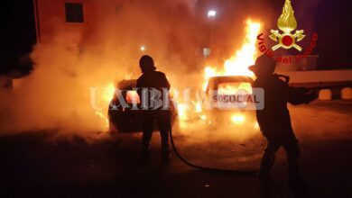 Ripa, auto in fiamme nella notte: intervengono i Vigili del Fuoco (foto+video) 11 A7B01DCC 2902 4502 BCCD E311FE52492A