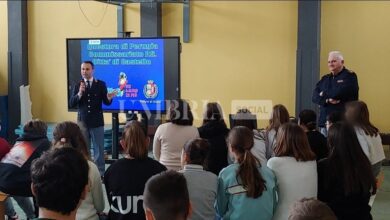 Gli studenti dell'Istituto "Alberto Burri" di Trestina al lezione di legalità con la Polizia 3 2cast