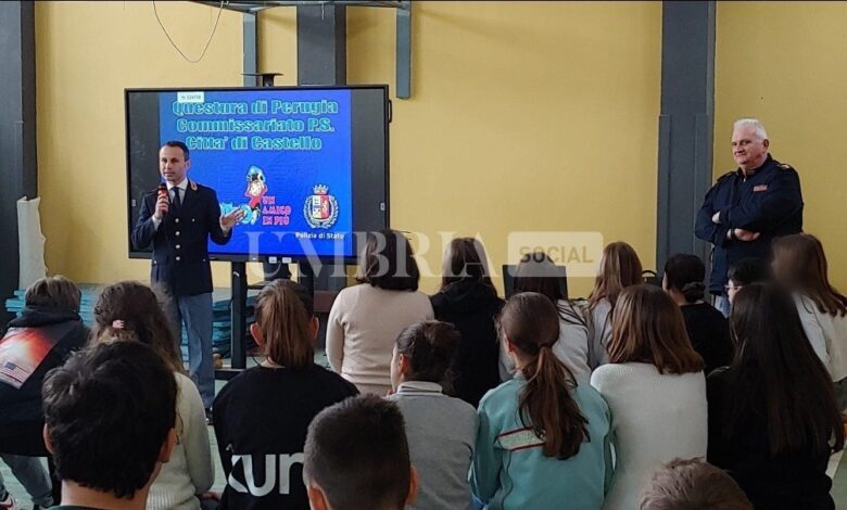 Gli studenti dell'Istituto "Alberto Burri" di Trestina al lezione di legalità con la Polizia 1 2cast