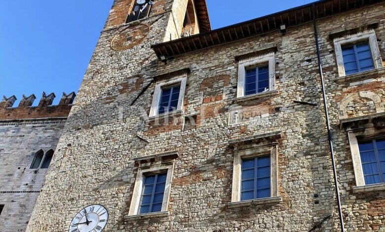 0042F2B3 ACCA 4FF0 90FC B25D29A9674E