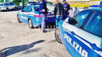 Forza il finestrino di un'auto e poi si addormenta all'interno del mezzo: denunciato 3 69D15D56 973A 41E0 A6BB 783B4C9D8DAD