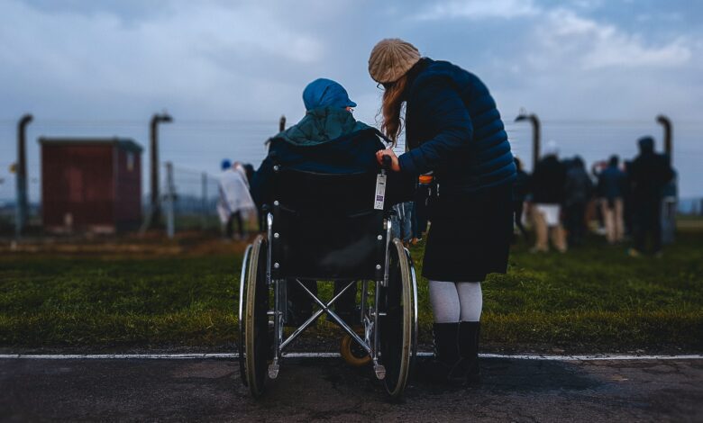 Rubano dal conto corrente dell'anziana assistita: denunciate madre e figlia 1 josh appel 0nkFvdcM X4 unsplash scaled