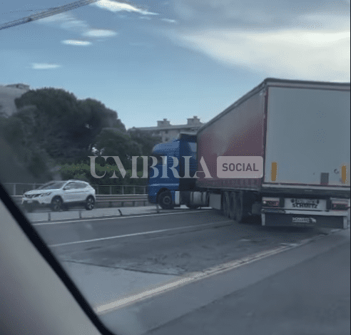 Pericolosa inversione di marcia sulla E 45, indaga la polizia 1 Schermata 2023 07 12 alle 16.45.37