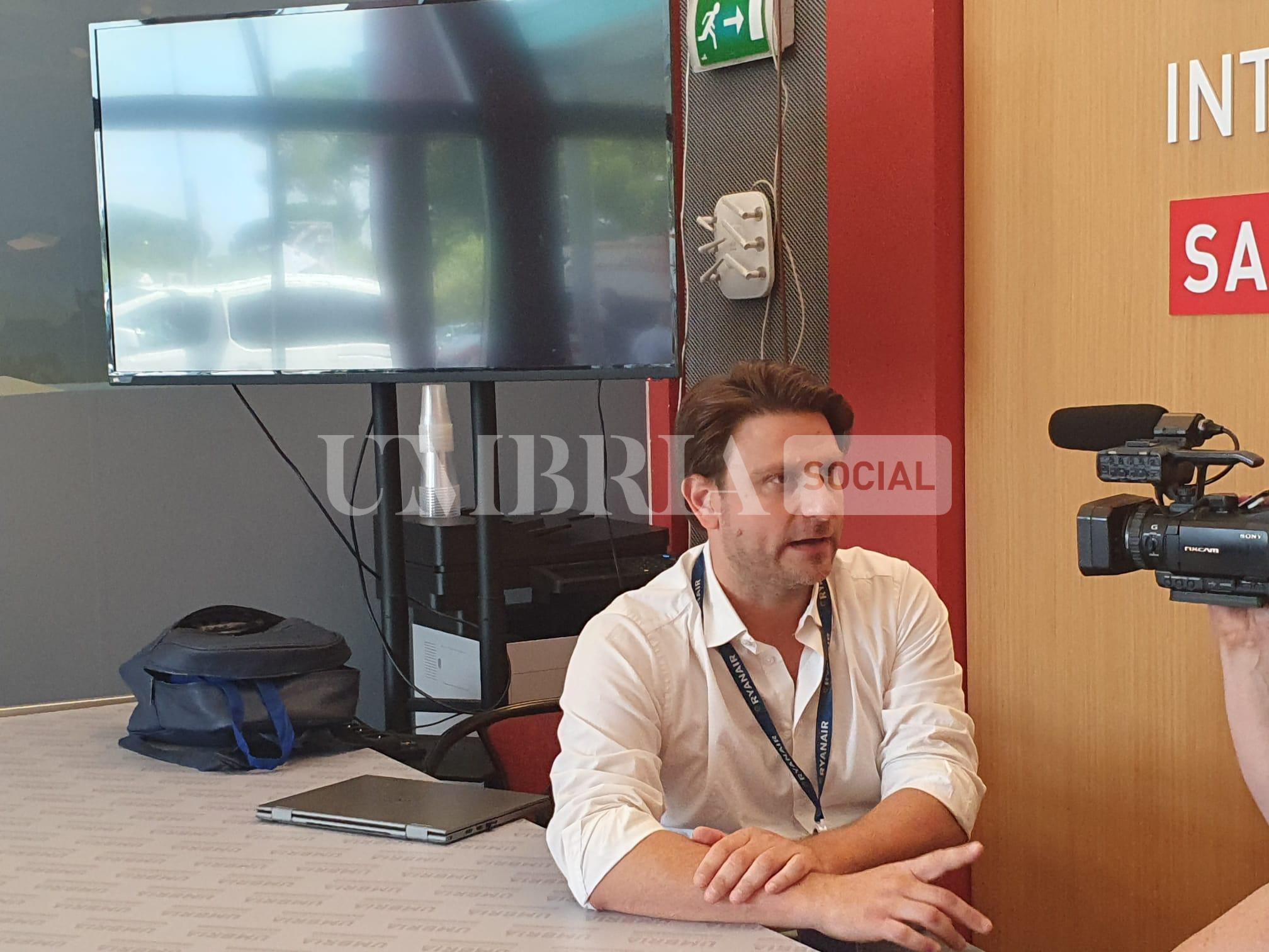 Ryanair festeggia 25 anni di attività in Italia: un successo che parla anche umbro (foto) 3 Ryanair festeggia 25 anni di attività in Italia: un successo che parla anche umbro (foto) 2