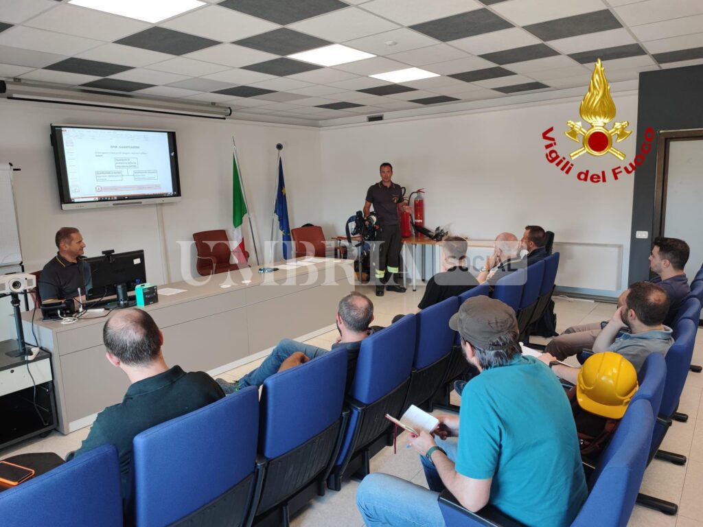 Al via il primo corso per "Formatori degli addetti antincendio" 3 Al via il primo corso per "Formatori degli addetti antincendio" 2
