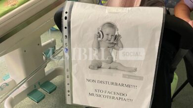 Ospedale di Perugia, le voci registrate di mamma e papà per il benessere di bimbi prematuri 6 prematuri 1