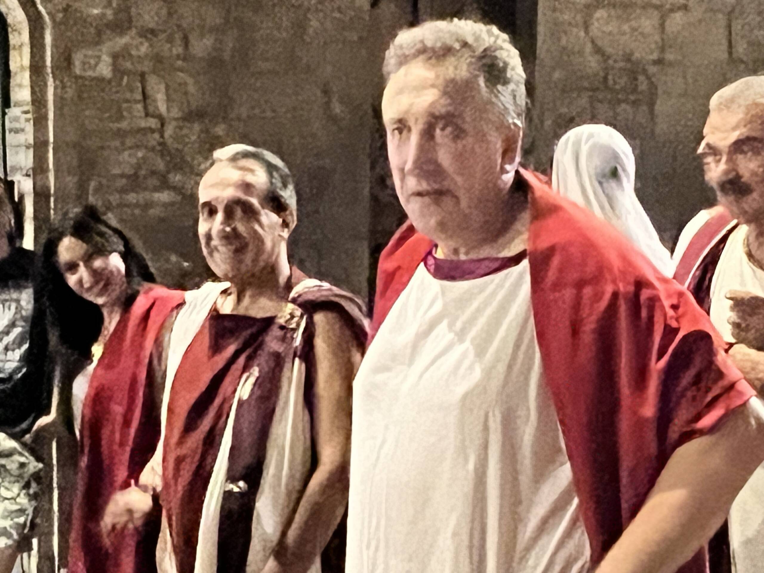 A Spello si è alzato il sipario di Hispellum, la rievocazione di epoca romana che trasforma la città in un teatro a cielo aperto (foto) 12