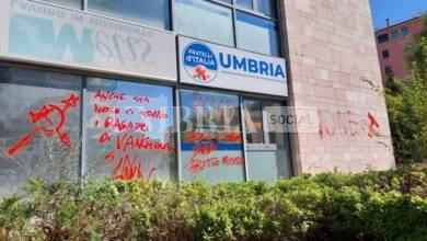 Scritte sulla sede di Fratelli d'Italia Umbria, denunciati un 18enne e un 20enne 3 FB IMG 1692633017540