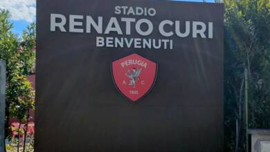 Perugia, Baldini ai saluti dopo il derby perso ad Arezzo: c'è Alessandro Formisano 23 Perugia copia