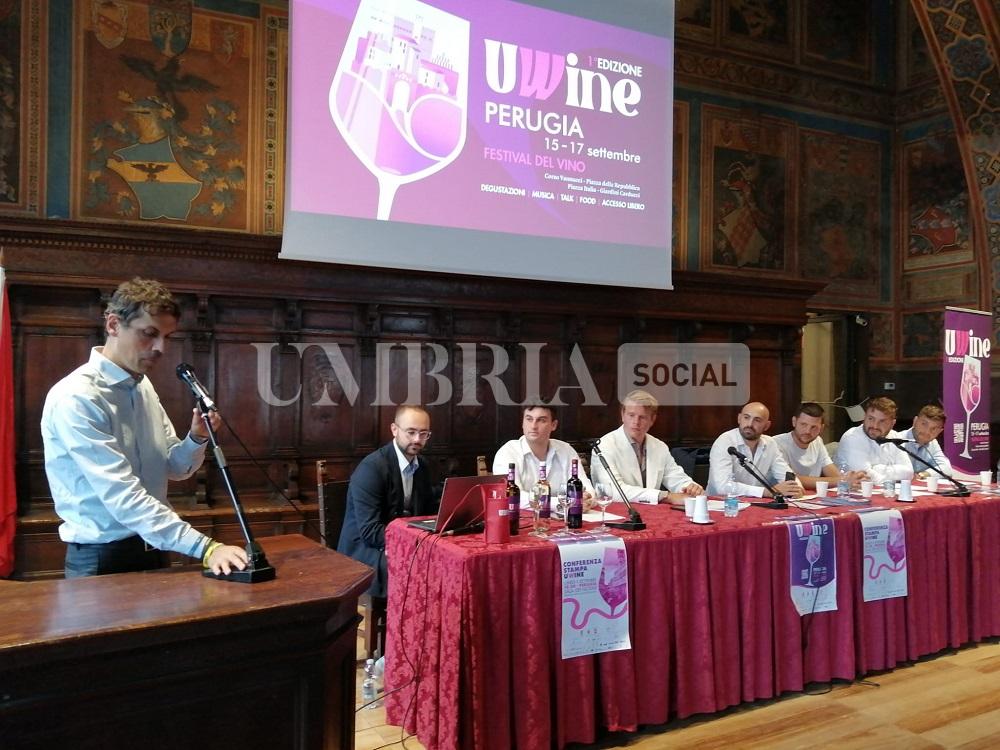 "UWine", i vini delle cantine umbre protagonisti nel centro storico di Perugia 3 "UWine", i vini delle cantine umbre protagonisti nel centro storico di Perugia 2