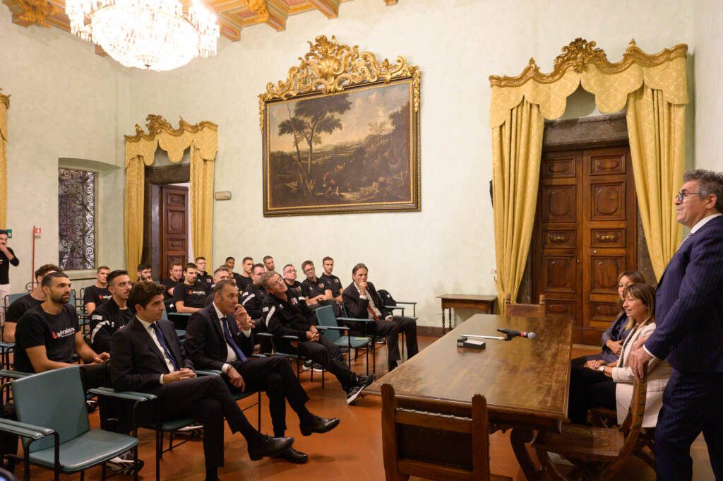 Volley, la Sir Susa Vim Perugia accolta in Regione da Donatella Tesei (foto) 9 Volley, la Sir Susa Vim Perugia accolta in Regione da Donatella Tesei (foto) 8
