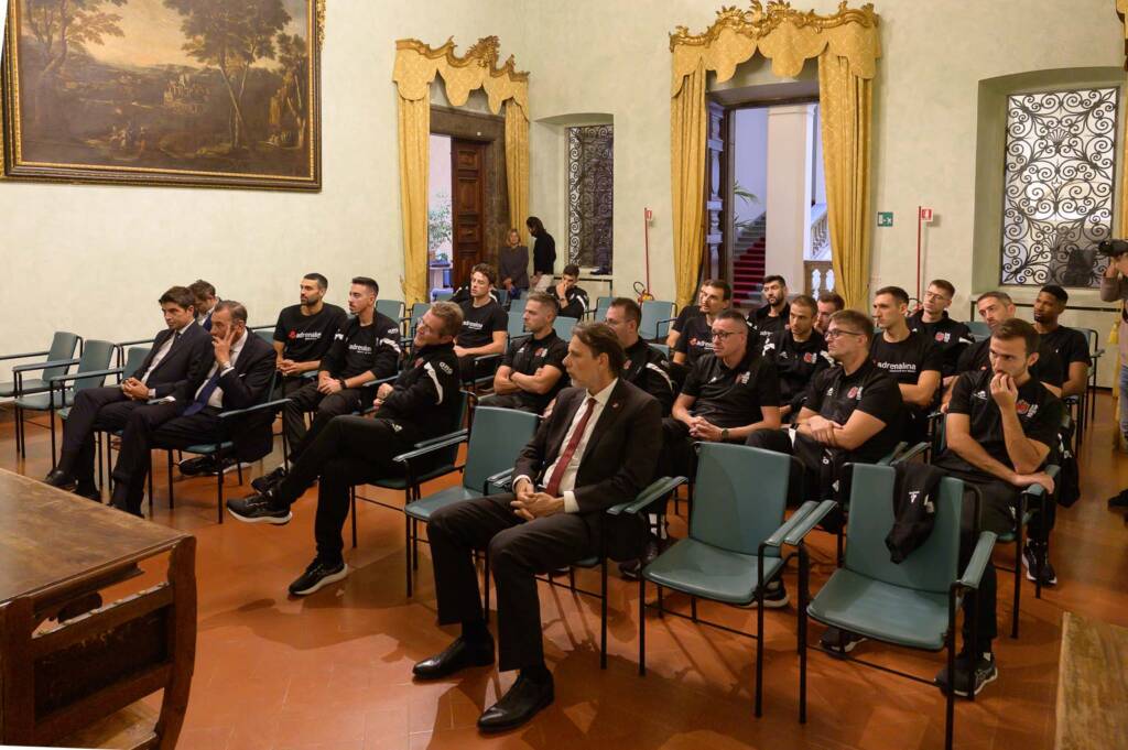 Volley, la Sir Susa Vim Perugia accolta in Regione da Donatella Tesei (foto) 5 Volley, la Sir Susa Vim Perugia accolta in Regione da Donatella Tesei (foto) 4