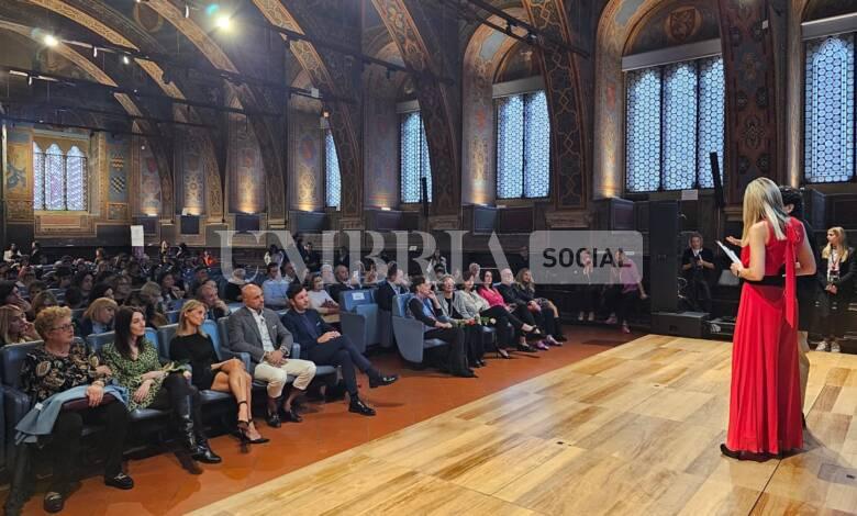 Umbria Fashion, alla sala dei Notari l'incontro tra i giovani e le aziende della moda (foto) 1 Umbria fashion3