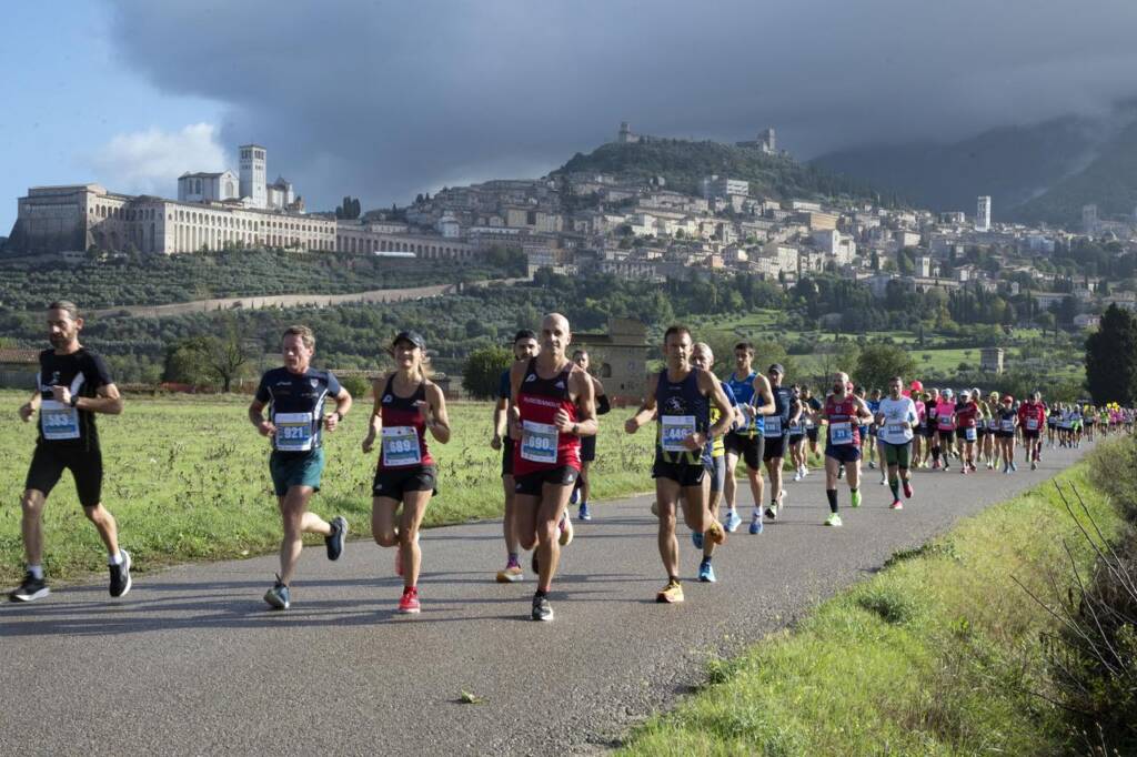 Successo ad Assisi per la San Francesco Marathon vinta da Lorenzo Lotti e Federica Moroni 23 Successo ad Assisi per la San Francesco Marathon vinta da Lorenzo Lotti e Federica Moroni 22