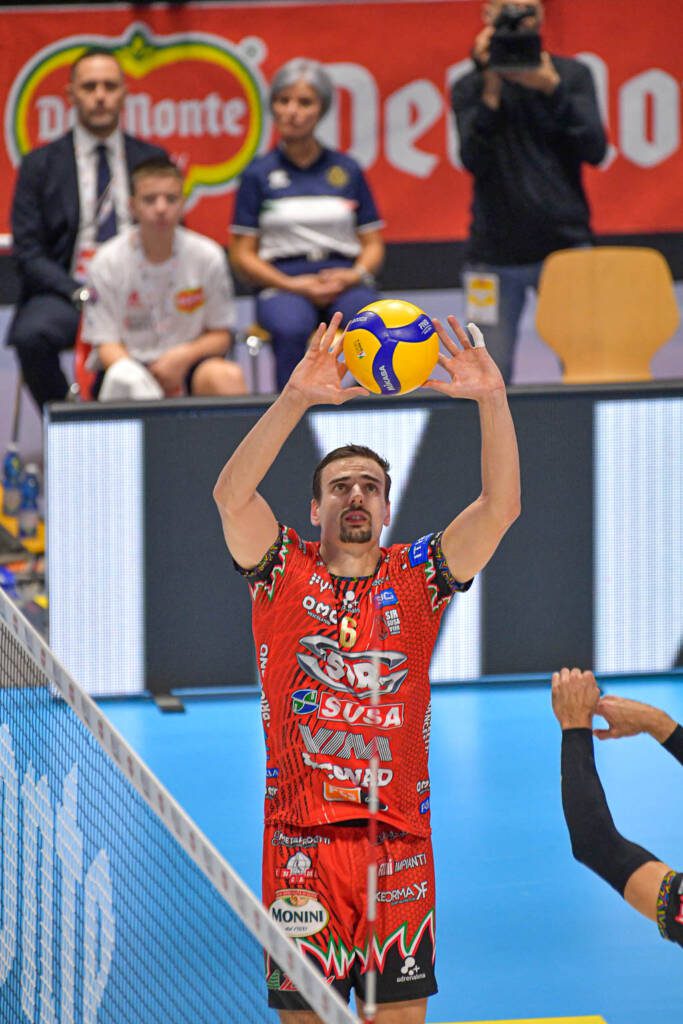 La Supercoppa è della Sir: Perugia batte 3-2 Civitanova in rimonta (foto) 17 La Supercoppa è della Sir: Perugia batte 3-2 Civitanova in rimonta (foto) 16