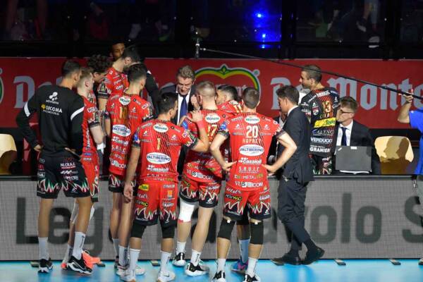 La Supercoppa è della Sir: Perugia batte 3-2 Civitanova in rimonta (foto) 59 La Supercoppa è della Sir: Perugia batte 3-2 Civitanova in rimonta (foto) 58