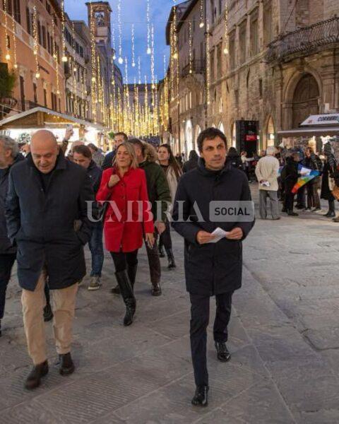 La magia di “Un Natale perfetto”: a Perugia accese le luminarie natalizie 3 La magia di “Un Natale perfetto”: a Perugia accese le luminarie natalizie 2